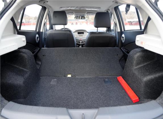 欧朗 2014款 两厢 1.5L 手动豪华型 车厢座椅   后备厢