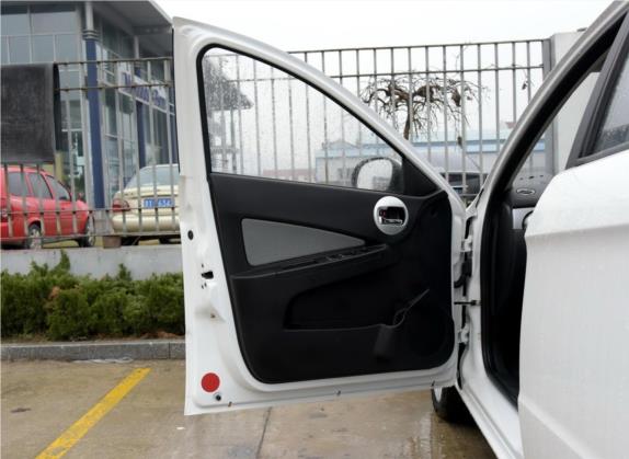 欧朗 2014款 两厢 1.5L 自动舒适型 车厢座椅   前门板