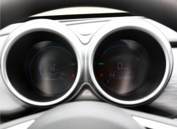 欧拉黑猫 2022款 301km 萌宠版 磷酸铁锂 中控类   仪表盘