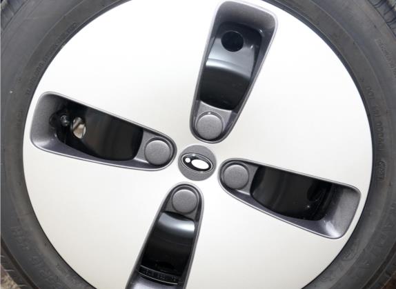 欧拉黑猫 2022款 301km 萌宠版 磷酸铁锂 车厢座椅   门窗控制