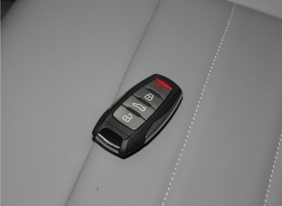 欧拉白猫 2022款 小野猫版 360km 豪华型 三元锂 其他细节类   钥匙