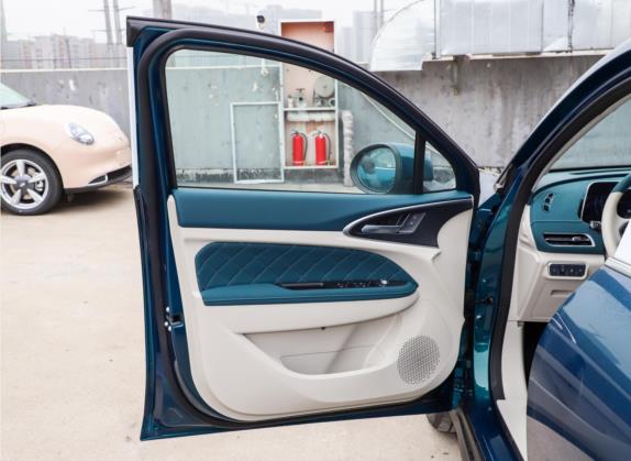 欧拉好猫 2021款 400km标准续航 维纳斯版 三元锂 车厢座椅   前门板