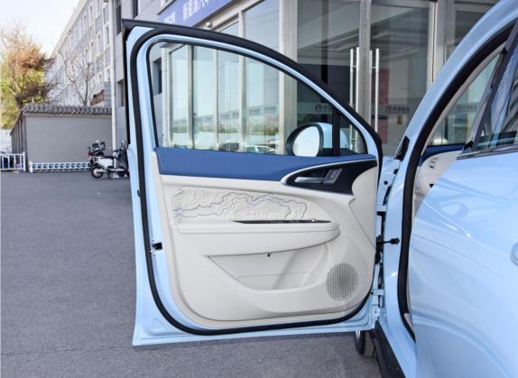 欧拉好猫 2022款 400km标准续航 豪华型 三元锂 车厢座椅   前门板