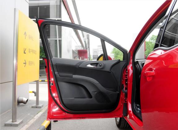 麦瑞纳 2013款 1.4T 舒适型 车厢座椅   前门板