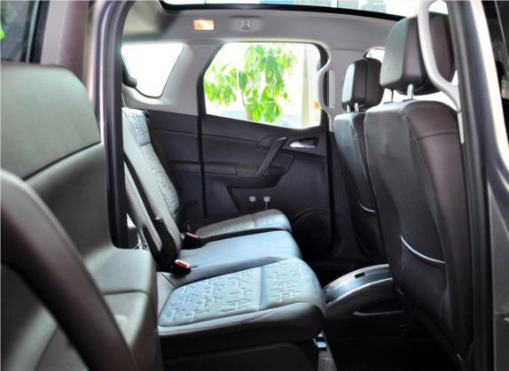 麦瑞纳 2013款 1.4T 豪华型 车厢座椅   后排空间