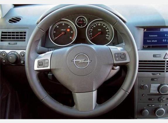 雅特 2005款 1.8 舒适型 中控类   驾驶位