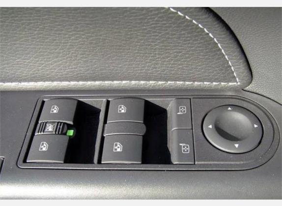雅特 2005款 1.8 舒适型 车厢座椅   门窗控制