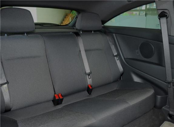 雅特 2010款 1.8 GTC全景风挡版 车厢座椅   后排空间