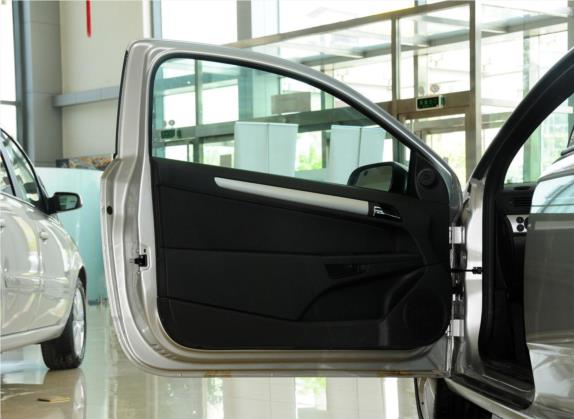 雅特 2010款 1.8 GTC全景风挡版 车厢座椅   前门板