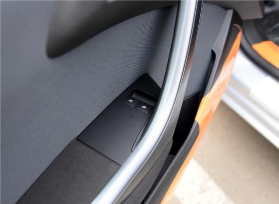 雅特 2014款 1.4T GTC 舒适型 车厢座椅   门窗控制