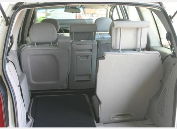 赛飞利 2004款 1.8L 车厢座椅   后备厢
