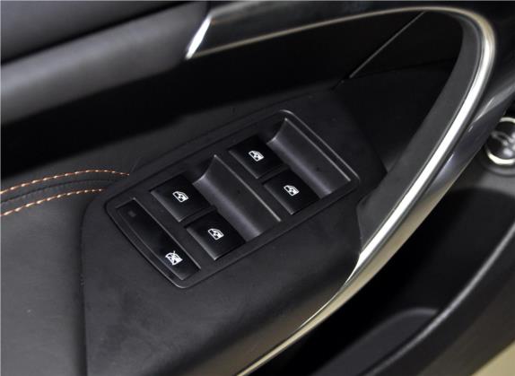 英速亚 2013款 2.0T 四驱运动型 车厢座椅   门窗控制
