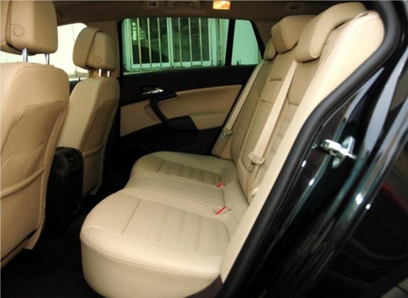 英速亚 2013款 2.0T 两驱豪华型 车厢座椅   后排空间