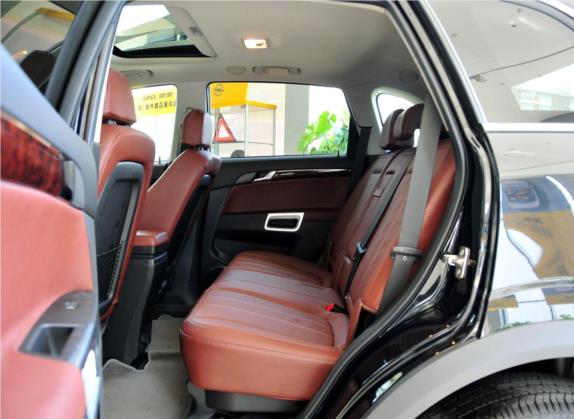 安德拉 2011款 2.4 豪华四驱版 车厢座椅   后排空间