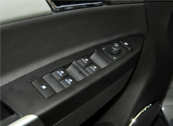 安德拉 2011款 2.4 舒适四驱版 车厢座椅   门窗控制