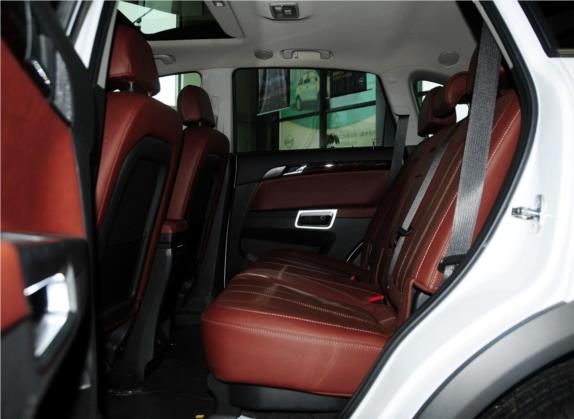 安德拉 2013款 2.4L 两驱豪华版 车厢座椅   后排空间