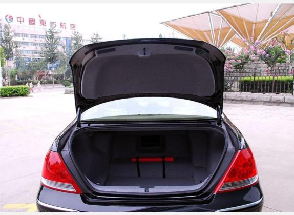 讴歌RL 2006款 3.5 AWD 车厢座椅   后备厢