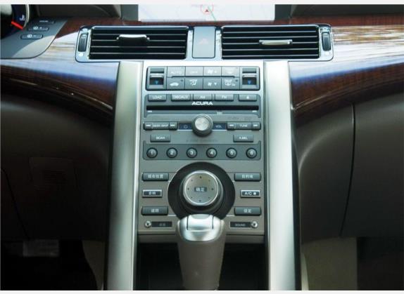 讴歌RL 2008款 3.7 AWD 中控类   中控台