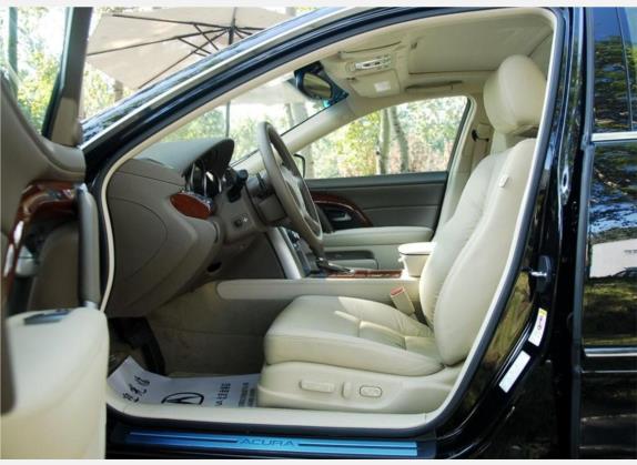 讴歌RL 2008款 3.7 AWD 车厢座椅   前排空间
