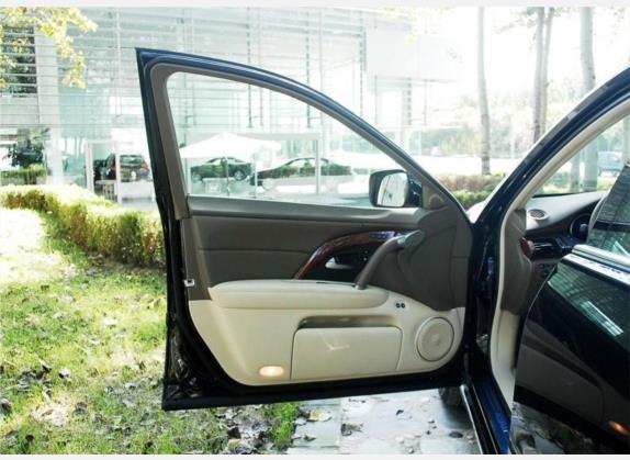 讴歌RL 2008款 3.7 AWD 车厢座椅   前门板