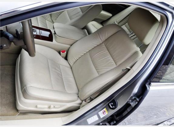 讴歌RL 2010款 3.7 AWD 车厢座椅   后排空间