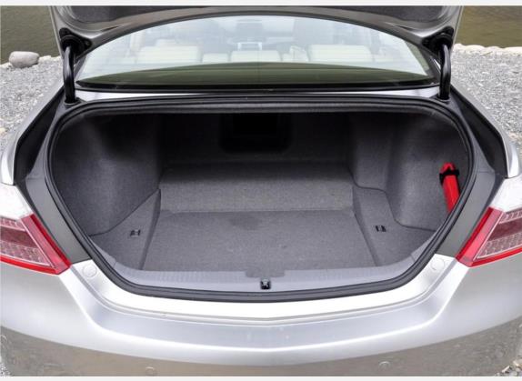 讴歌RL 2010款 3.7 AWD 车厢座椅   后备厢
