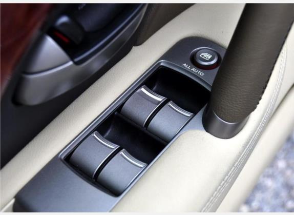 讴歌RL 2010款 3.7 AWD 车厢座椅   门窗控制