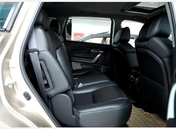 讴歌MDX 2007款 3.7 车厢座椅   后排空间