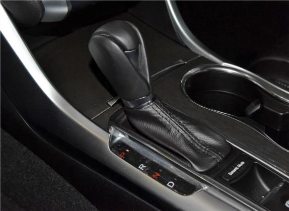 讴歌TLX-L 2018款 2.4L 畅享版 中控类   挡把