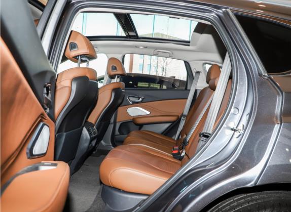 讴歌RDX 2020款 2.0T 尊享版 车厢座椅   后排空间