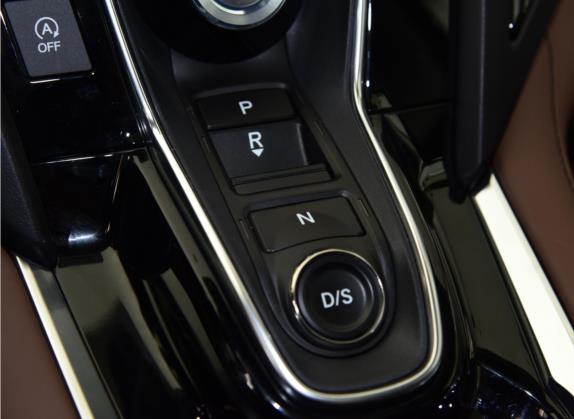 讴歌RDX 2020款 2.0T 钻享版SH-AWD 中控类   挡把