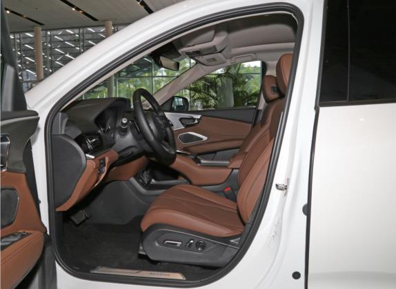 讴歌RDX 2022款 2.0T 智享钛金暗夜限量版SH-AWD 车厢座椅   前排空间