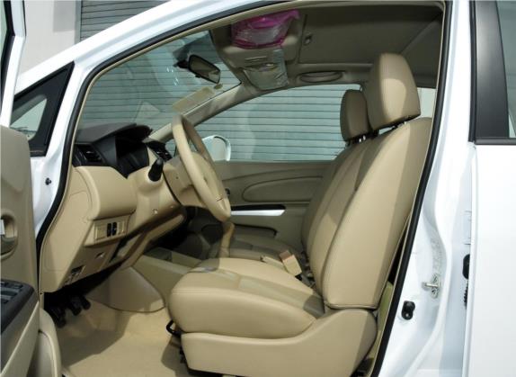 启辰D50 2012款 1.6L 手动尊贵版 车厢座椅   前排空间