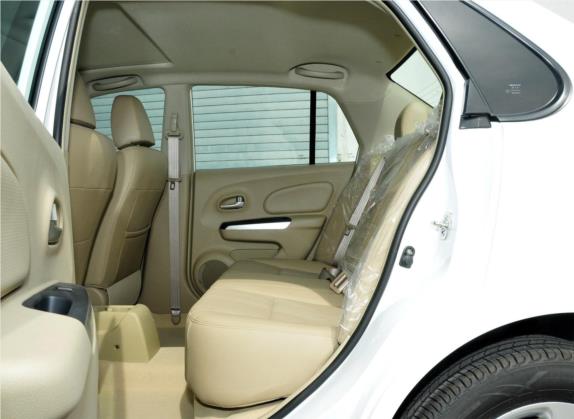 启辰D50 2012款 1.6L 手动尊贵版 车厢座椅   后排空间