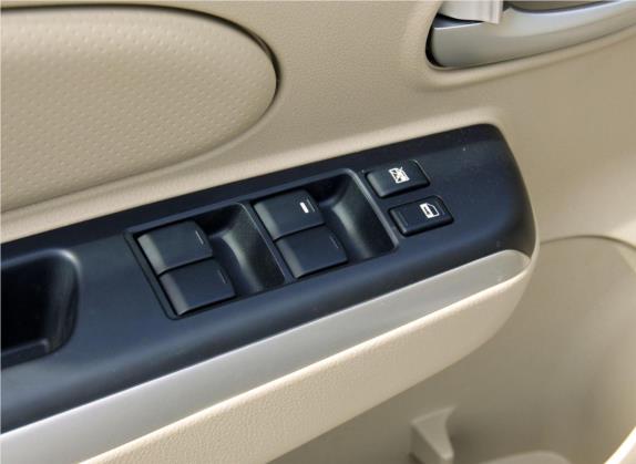 启辰D50 2012款 1.6L 手动尊贵版 车厢座椅   门窗控制