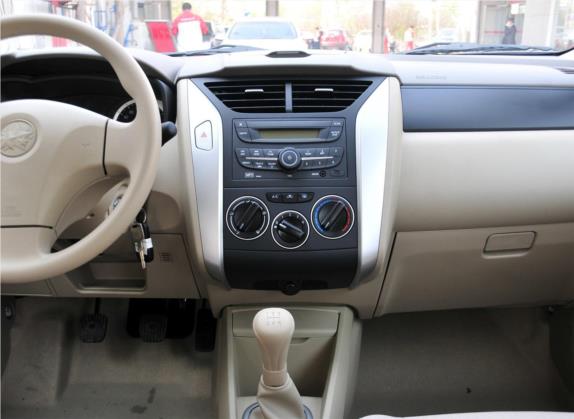 启辰D50 2012款 1.6L 手动舒适版 中控类   中控台
