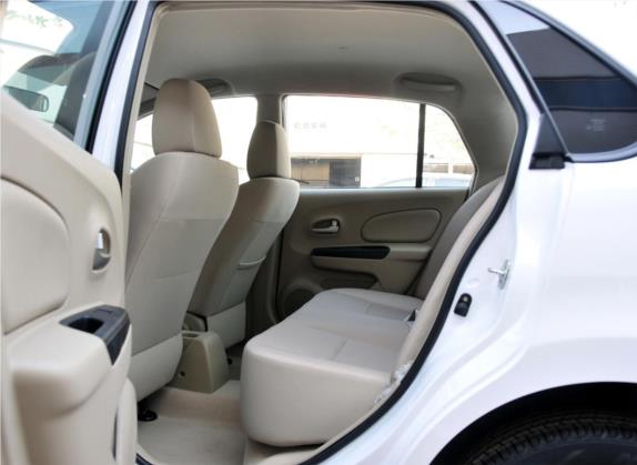 启辰D50 2012款 1.6L 手动舒适版 车厢座椅   后排空间