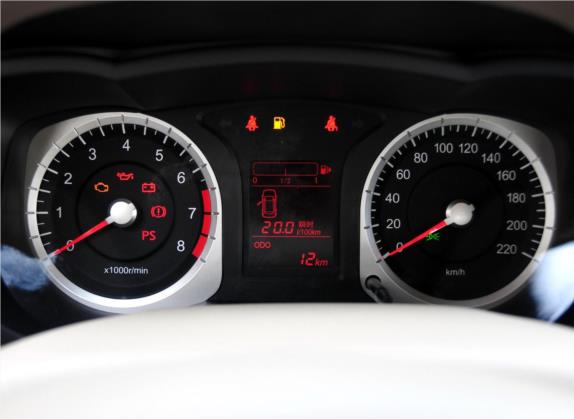 启辰D50 2012款 1.6L 手动舒适版 中控类   仪表盘