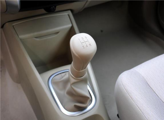 启辰D50 2012款 1.6L 手动舒适版 中控类   挡把