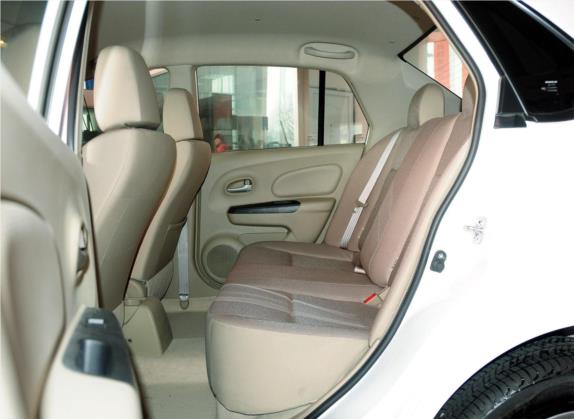 启辰D50 2012款 1.6L 自动舒适版 车厢座椅   后排空间