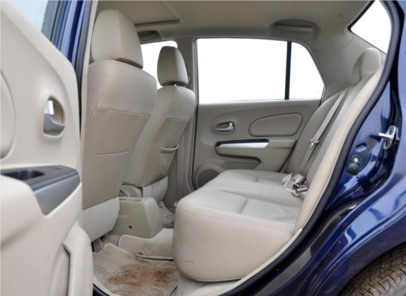 启辰D50 2012款 1.6L 自动尊贵版 车厢座椅   后排空间