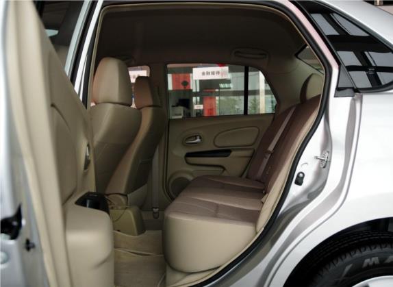 启辰D50 2013款 1.6L 手动时尚版 车厢座椅   后排空间