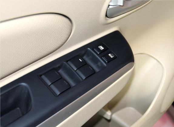 启辰D50 2013款 1.6L 手动豪华版 车厢座椅   门窗控制