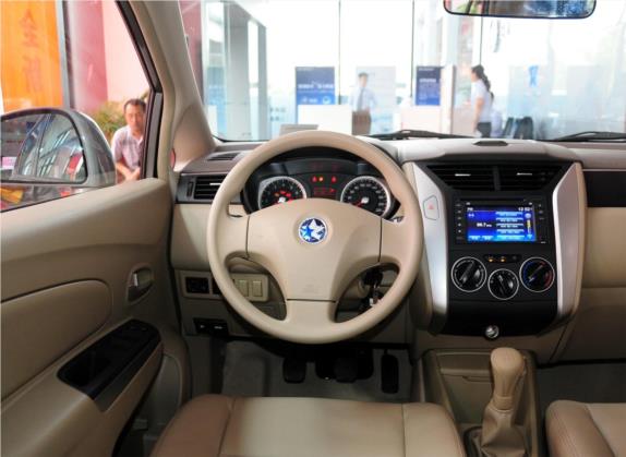 启辰D50 2013款 1.6L 手动北斗导航版 中控类   驾驶位