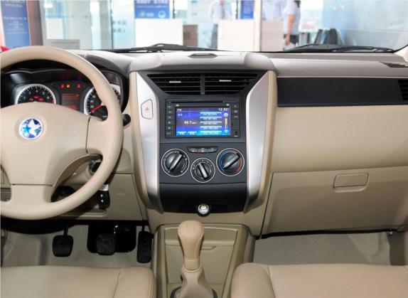 启辰D50 2013款 1.6L 手动北斗导航版 中控类   中控台