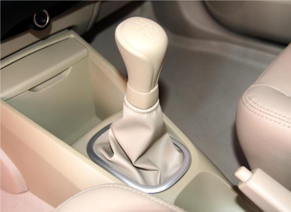 启辰D50 2013款 1.6L 手动北斗导航版 中控类   挡把