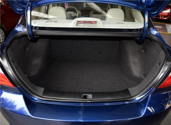 启辰D50 2015款 1.6L 自动豪华版 车厢座椅   后备厢