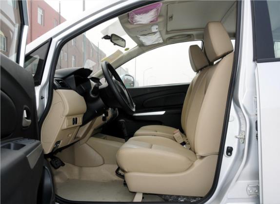 启辰R50 2012款 1.6L 自动尊贵版 车厢座椅   前排空间