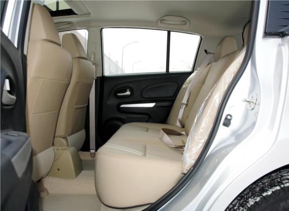 启辰R50 2012款 1.6L 自动尊贵版 车厢座椅   后排空间