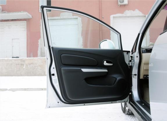 启辰R50 2012款 1.6L 自动尊贵版 车厢座椅   前门板